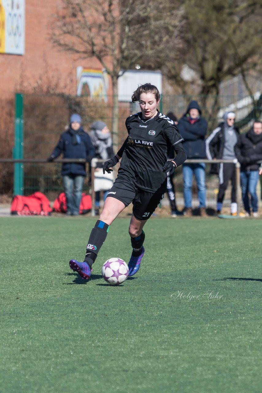 Bild 270 - B-Juniorinnen Halbfinale SVHU - Holstein Kiel : Ergebnis: 3:0